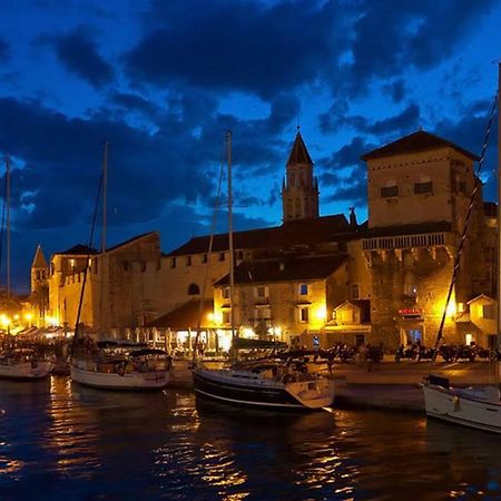 Holiday Home Ruzmarin Trogir Exterior foto