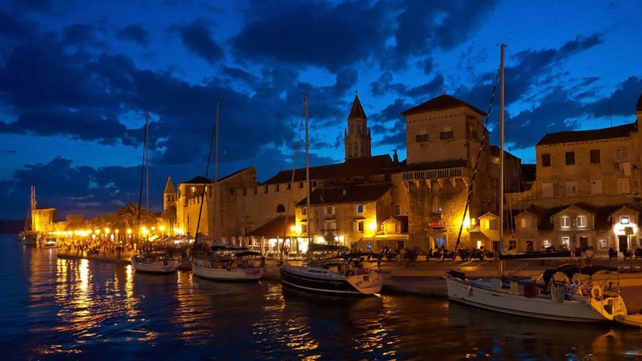 Holiday Home Ruzmarin Trogir Exterior foto